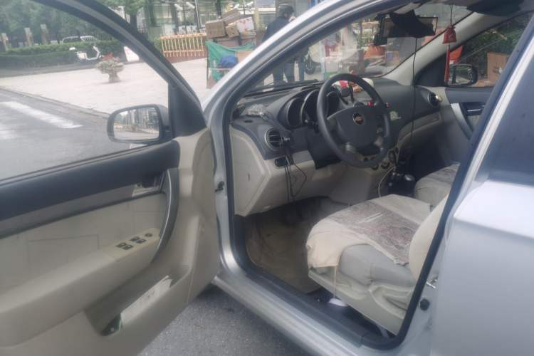 Used Chevrolet Lova 2010 1.4 AT Fashion Edition Driver Seat