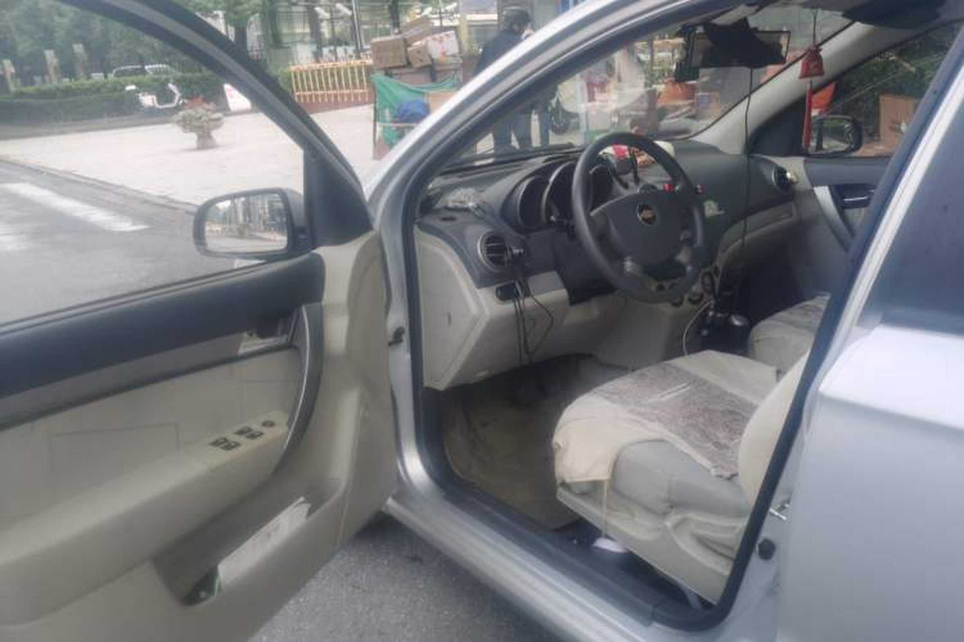 Used Chevrolet Lova 2010 1.4 AT Fashion Edition Driver Seat