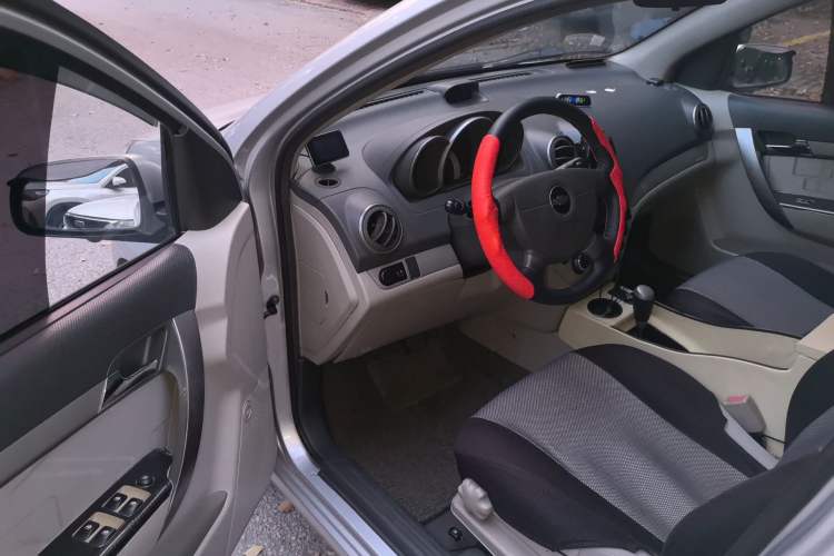 Used Chevrolet Lova 2010 1.4 AT Fashion Edition Driver Seat