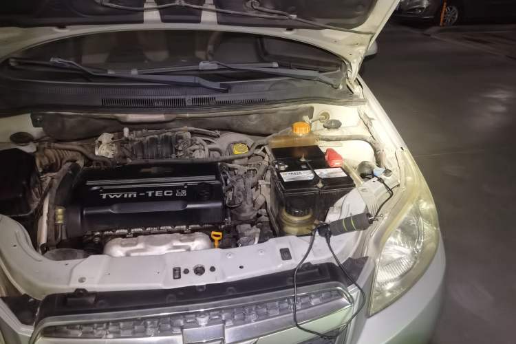 Used Chevrolet Lova 2010 1.6MT Dynamic Edition Engine Bay Left