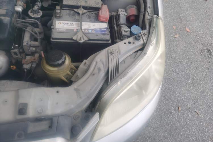 Used Chevrolet Lova 2010 1.4 AT Fashion Edition Engine Bay Left