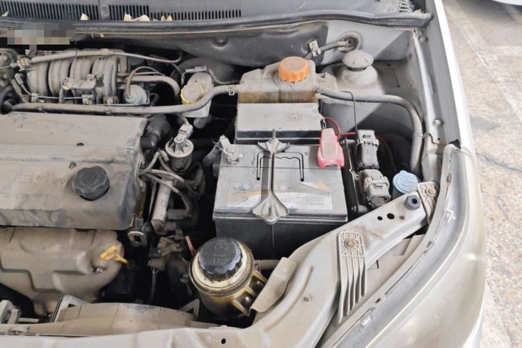 Used Chevrolet Lova 2010 1.4 AT Fashion Edition Engine Bay Left