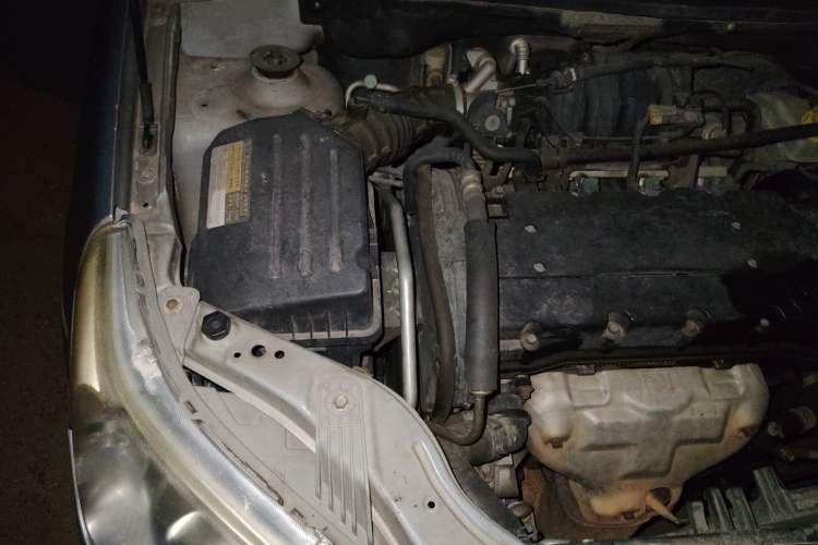 Used Chevrolet Lova 2010 1.4 MT Fengdu Version Engine Bay Right