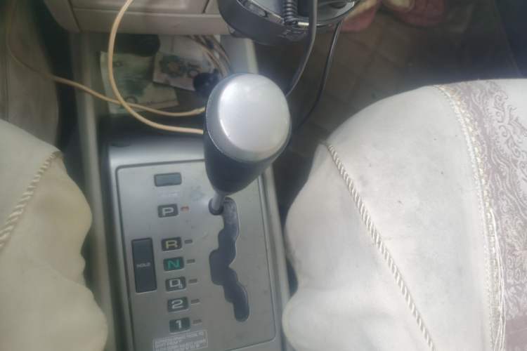 Used Chevrolet Lova 2010 1.4 AT Fashion Edition Gear Lever