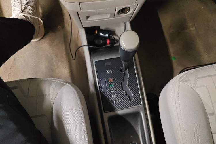 Used Chevrolet Lova 2010 1.4 AT Fashion Edition Gear Lever