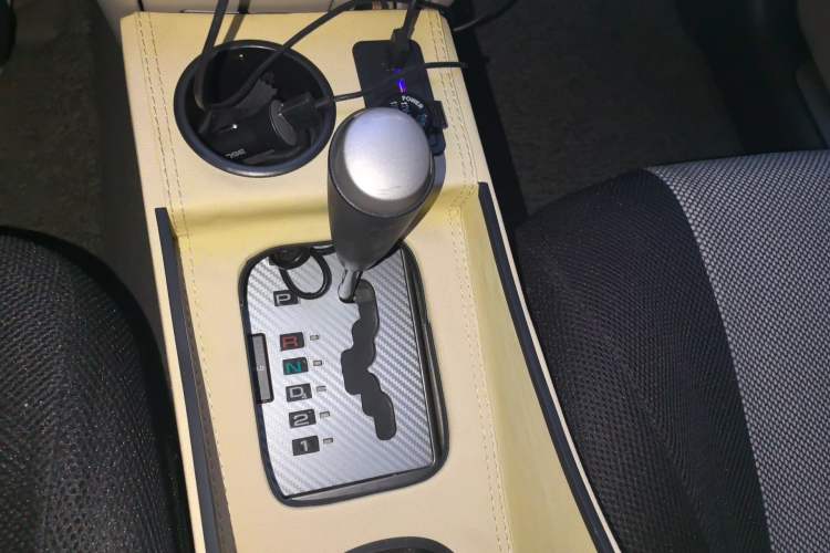 Used Chevrolet Lova 2010 1.4 AT Fashion Edition Gear Lever