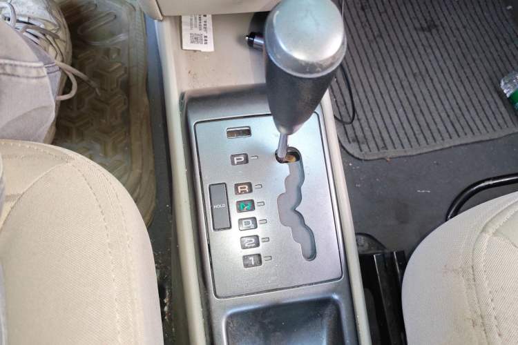 Used Chevrolet Lova 2010 1.4 AT Fashion Edition Gear Lever