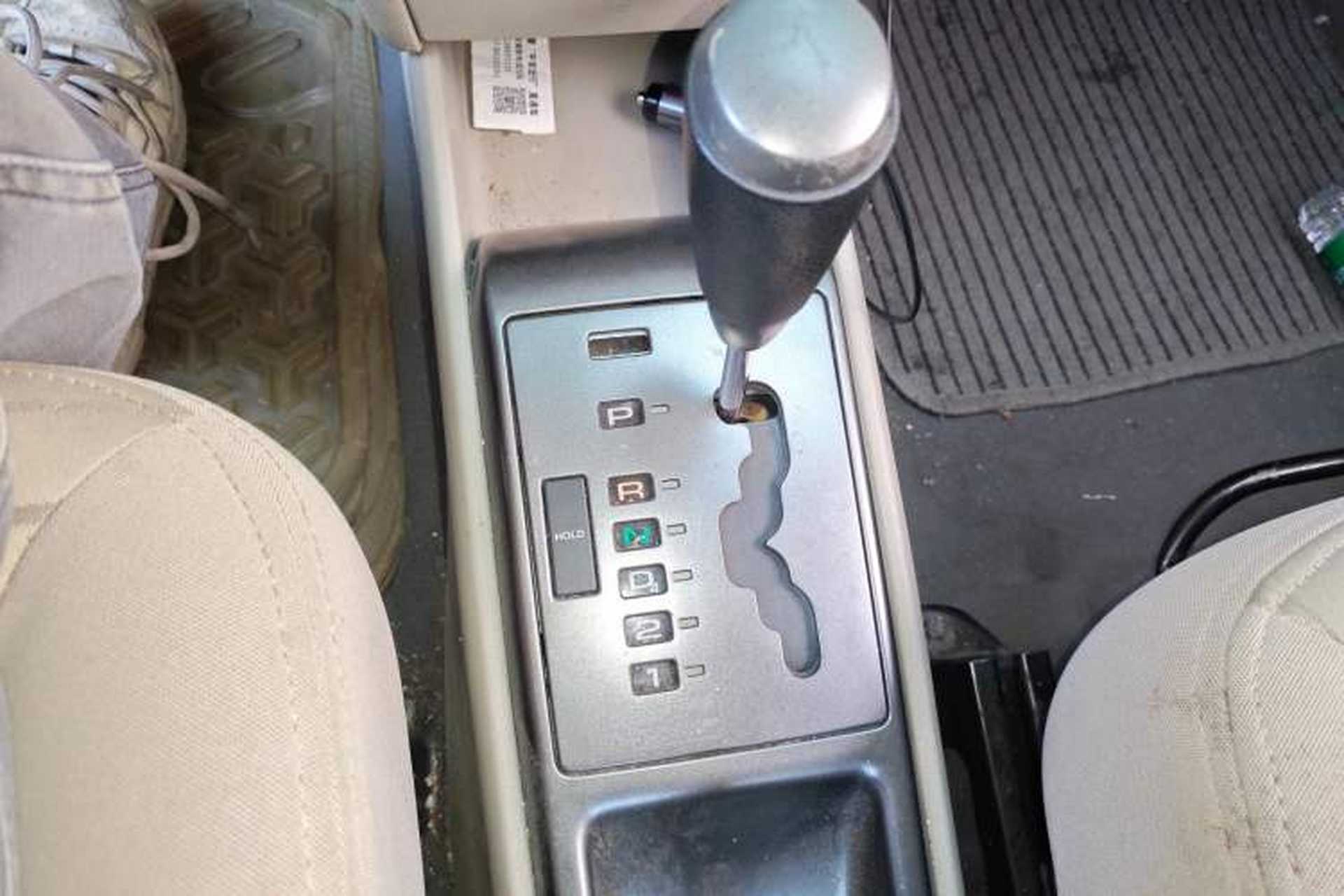Used Chevrolet Lova 2010 1.4 AT Fashion Edition Gear Lever
