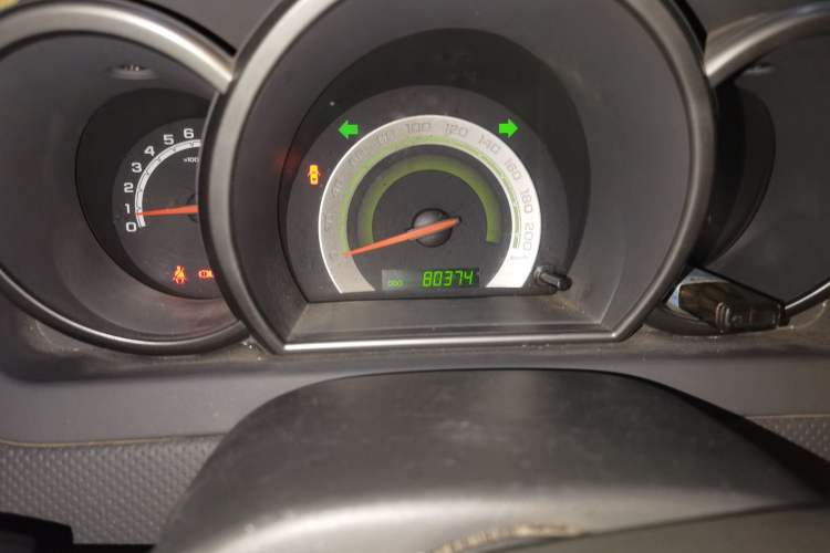 Used Chevrolet Lova 2010 1.6MT Dynamic Edition Odometer Close Up