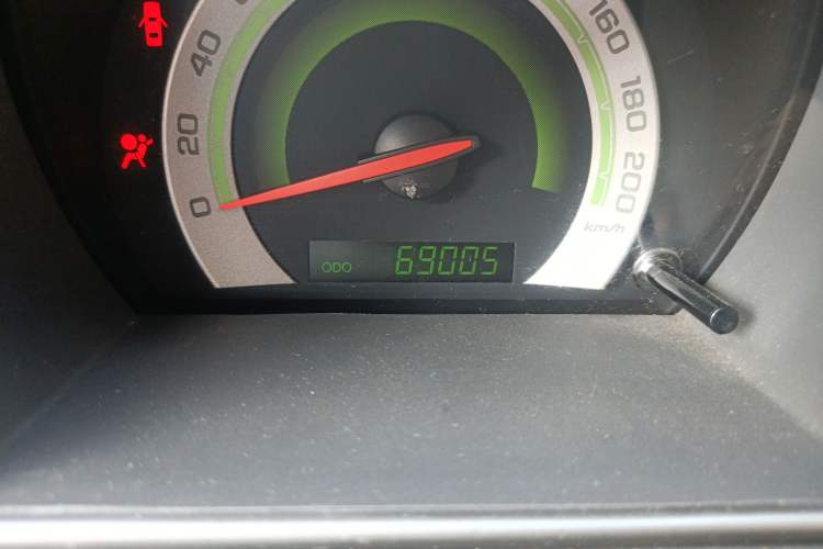 Used Chevrolet Lova 2010 1.4 MT Fengdu Version Odometer Close Up