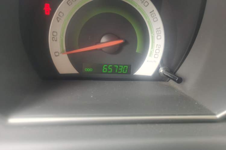 Used Chevrolet Lova 2010 1.4 AT Fashion Edition Odometer Close Up