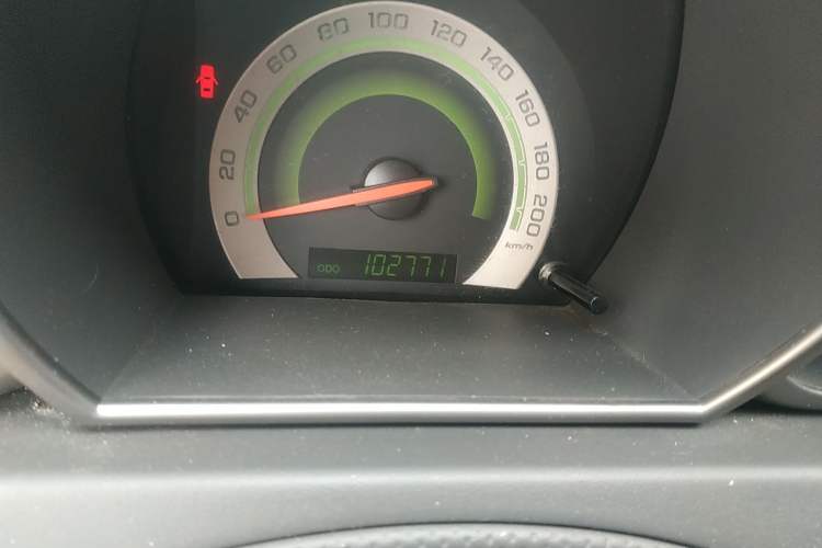 Used Chevrolet Lova 2010 1.4 AT Fashion Edition Odometer Close Up
