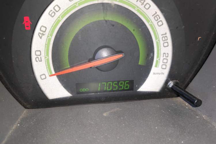 Used Chevrolet Lova 2010 1.4 AT Fashion Edition Odometer Close Up