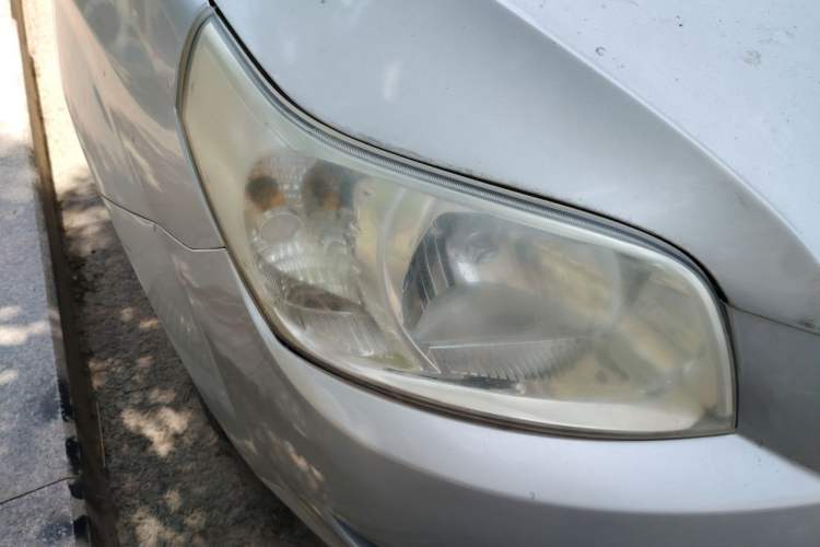 Used Chevrolet Lova 2010 1.6MT Dynamic Edition Right Front Headlight