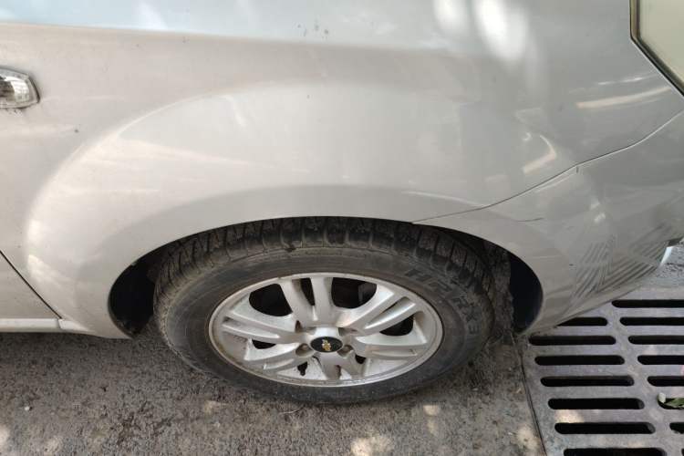 Used Chevrolet Lova 2010 1.6MT Dynamic Edition Right Front Wheel Hub