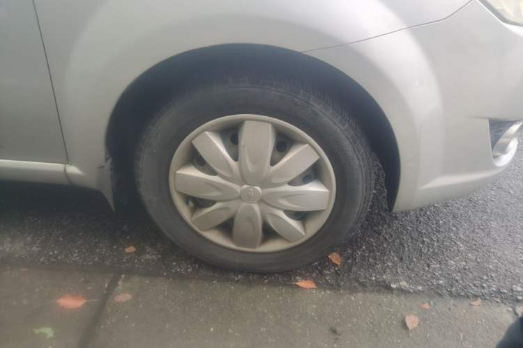 Used Chevrolet Lova 2010 1.4 AT Fashion Edition Right Front Wheel Hub