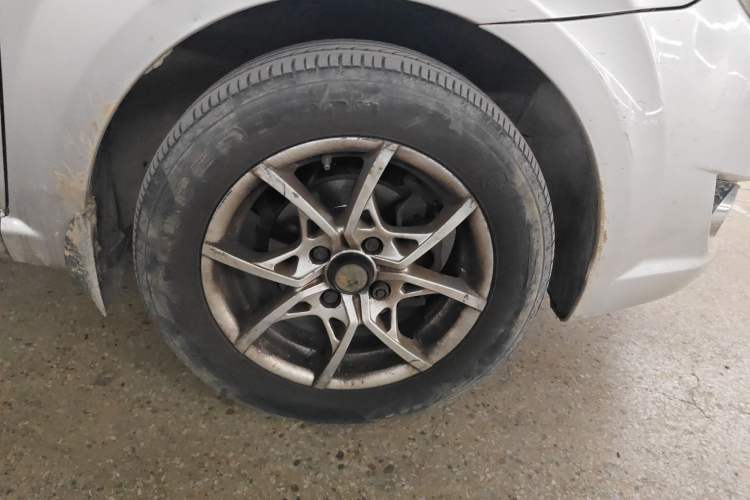Used Chevrolet Lova 2010 1.4 AT Fashion Edition Right Front Wheel Hub