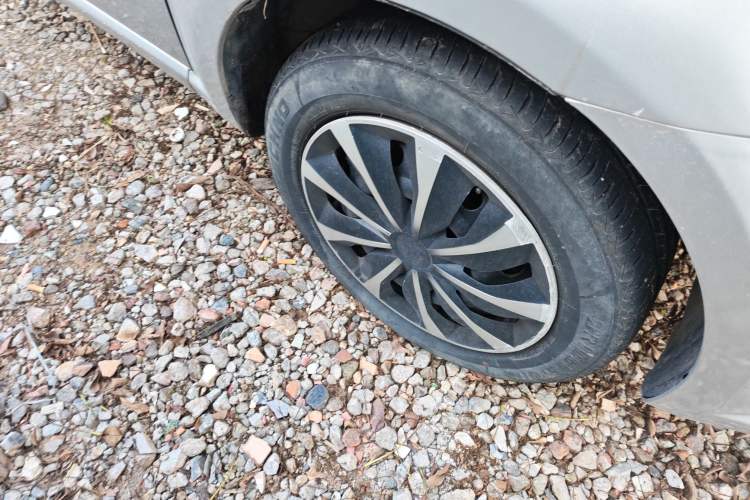 Used Chevrolet Lova 2010 1.4 AT Fashion Edition Right Front Wheel Hub