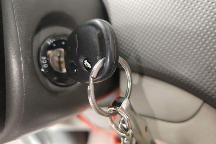 Used Chevrolet Lova 2010 1.6MT Dynamic Edition Vehicle Key