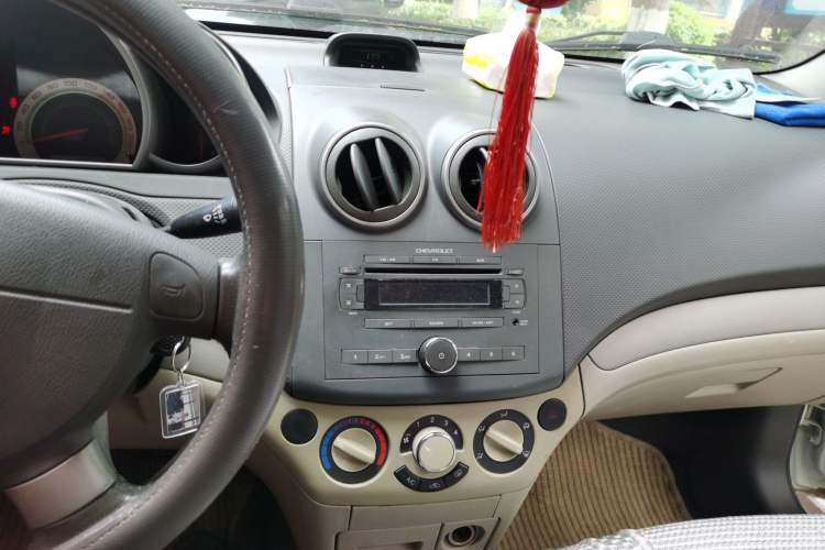 Used Chevrolet Lova 2010 1.6 AT Style Edition Audio And AC Panel