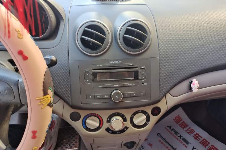 Used Chevrolet Lova 2010 1.4 AT Fashion Edition Audio And AC Panel