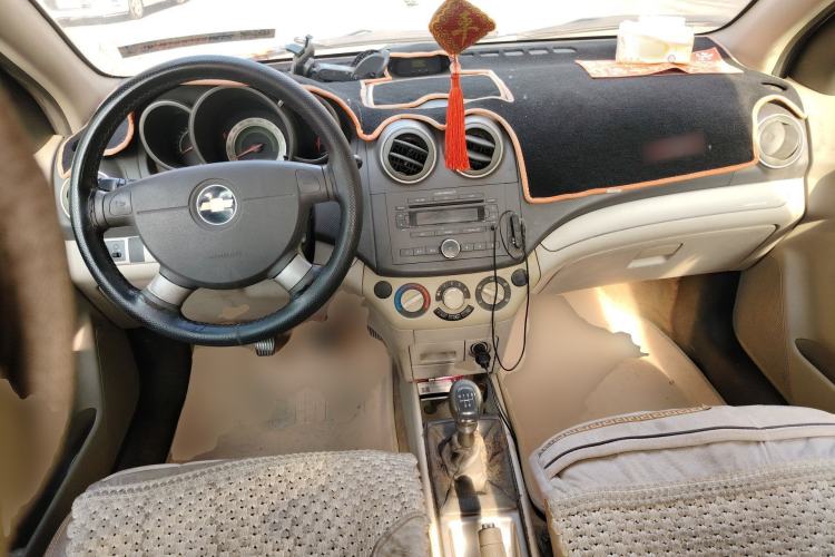 Used Chevrolet Lova 2010 1.4 MT Fengdu Version Center Console