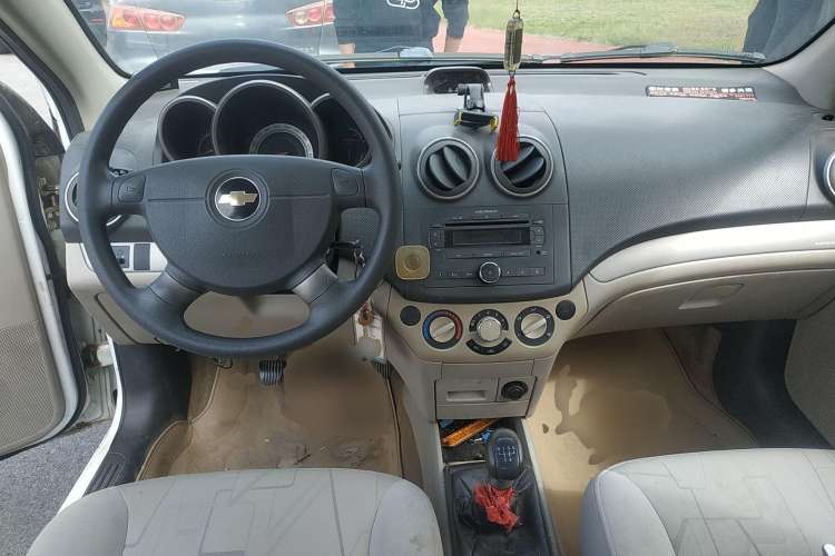 Used Chevrolet Lova 2010 1.4 MT Fengdu Version Center Console