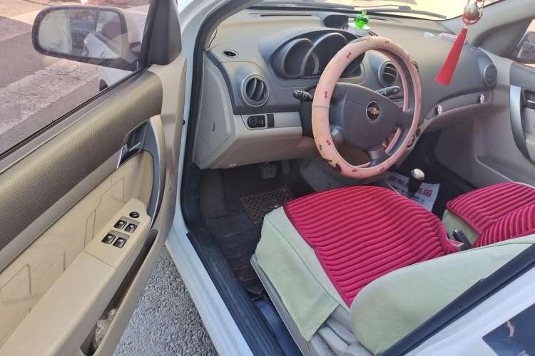 Used Chevrolet Lova 2010 1.4 AT Fashion Edition Driver Seat