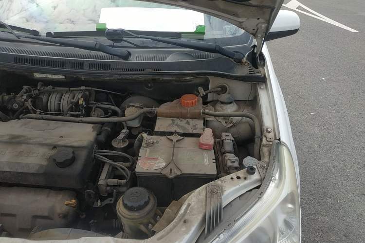 Used Chevrolet Lova 2010 1.4 MT Fengdu Version Engine Bay Left