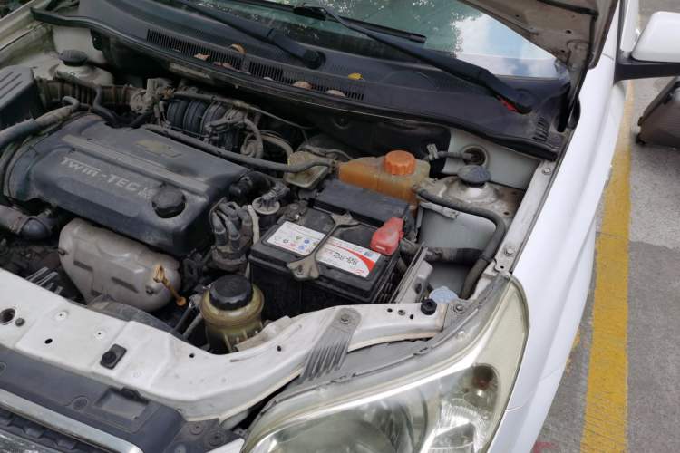 Used Chevrolet Lova 2010 1.6 AT Style Edition Engine Bay Left