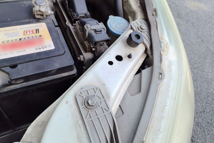 Used Chevrolet Lova 2010 1.4 MT Fengdu Version Engine Bay Left