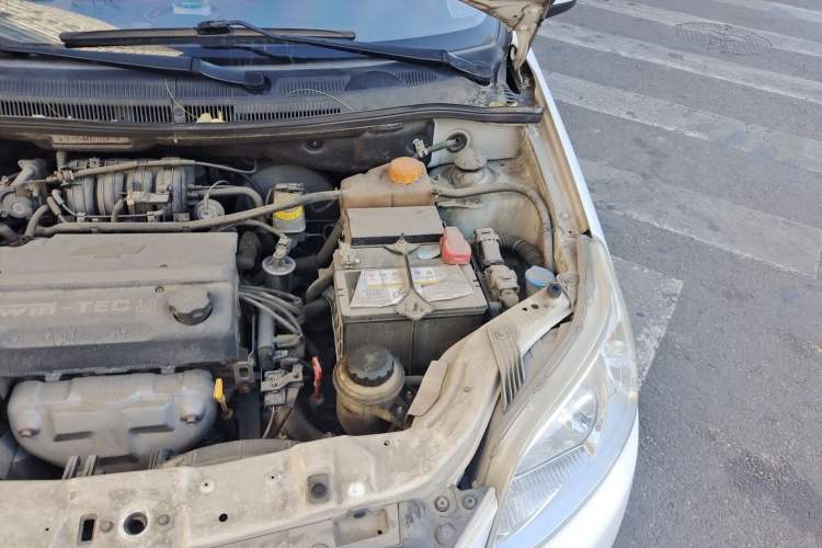 Used Chevrolet Lova 2010 1.4 AT Fashion Edition Engine Bay Left