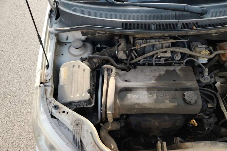 Used Chevrolet Lova 2010 1.4 MT Fengdu Version Engine Bay Right