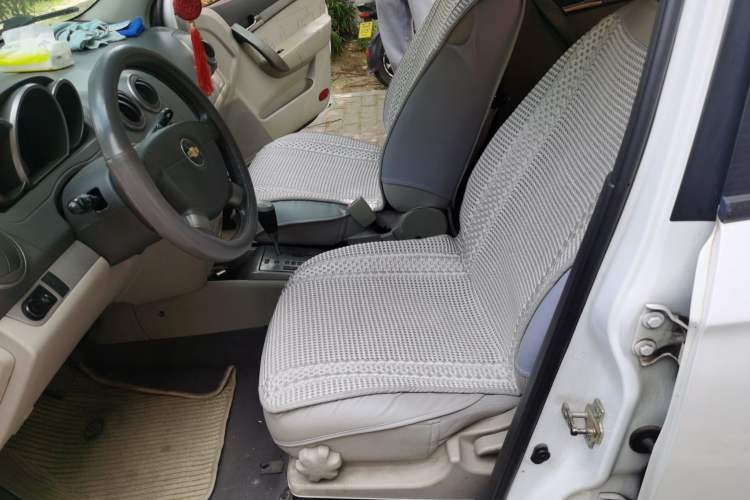 Used Chevrolet Lova 2010 1.6 AT Style Edition Left Front Seat