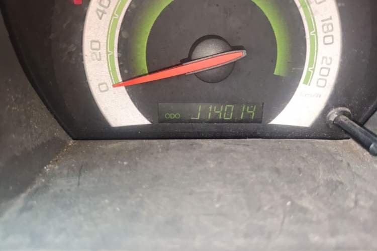Used Chevrolet Lova 2010 1.6 AT Style Edition Odometer Close Up