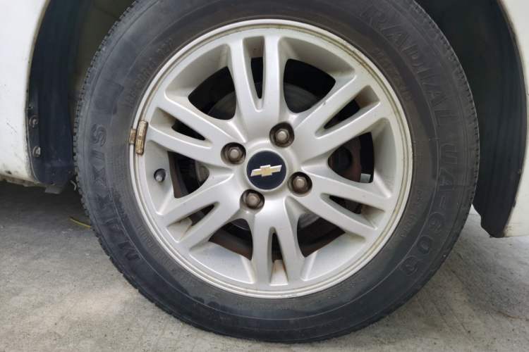 Used Chevrolet Lova 2010 1.6 AT Style Edition Right Front Wheel Hub