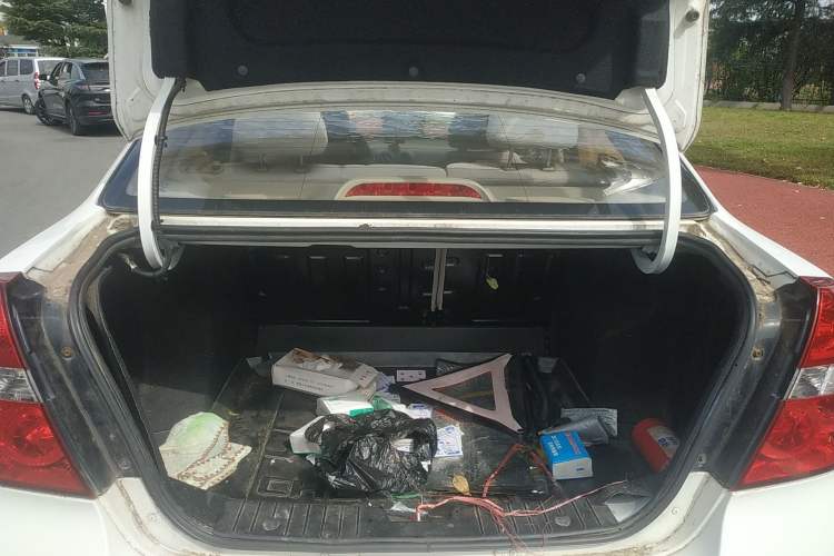 Used Chevrolet Lova 2010 1.4 MT Fengdu Version Trunk