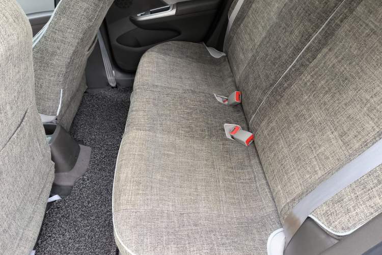 Used Chevrolet Lova RV 2016 1.5L Automatic Comfort Edition Interior 4