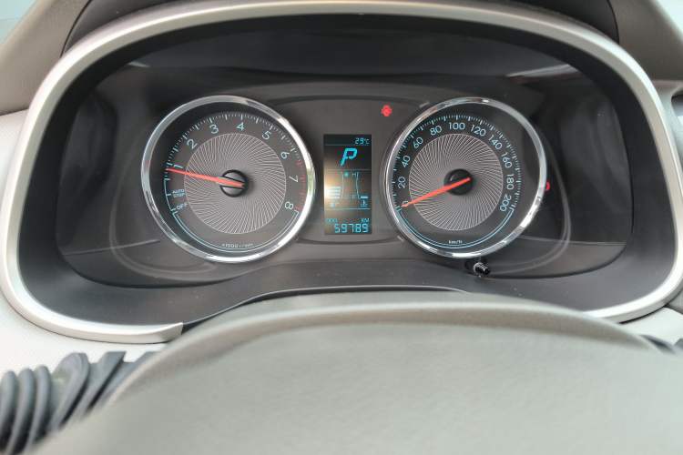 Used Chevrolet Lova RV 2016 1.5L Automatic Comfort Edition Odometer Close Up