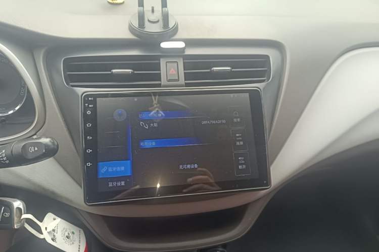 Used Chevrolet Lova RV 2016 1.5L Automatic Comfort Edition Audio And AC Panel