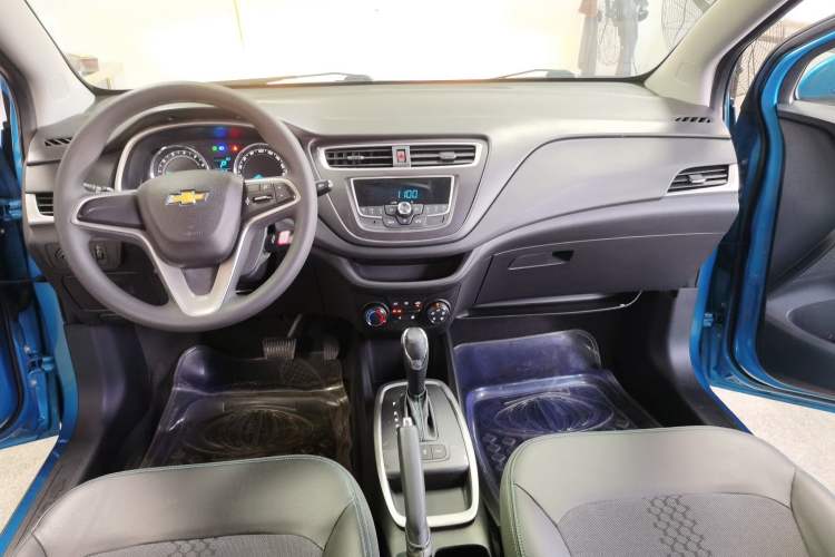 Used Chevrolet Lova RV 2016 1.5L Automatic Smart Drive Edition Center Console