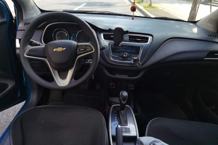 Used Chevrolet Lova RV 2016 1.5L Automatic Smart Drive Edition Center Console