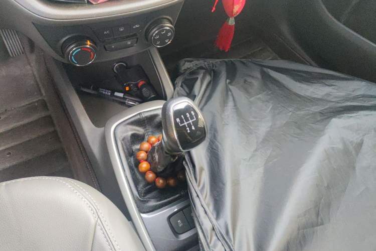 Used Chevrolet Lova RV 2016 1.5L Manual Comfort Edition Gear Lever
