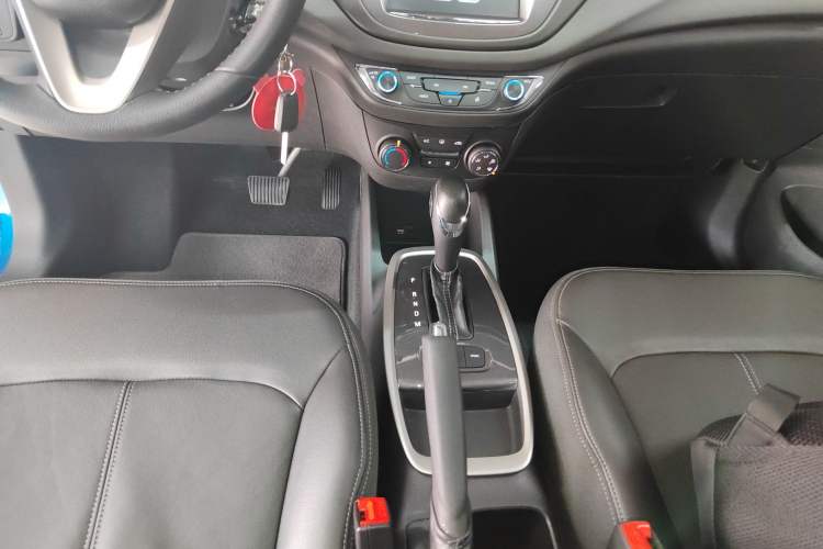 Used Chevrolet Lova RV 2016 1.5L Automatic FunDrive Edition Gear Lever