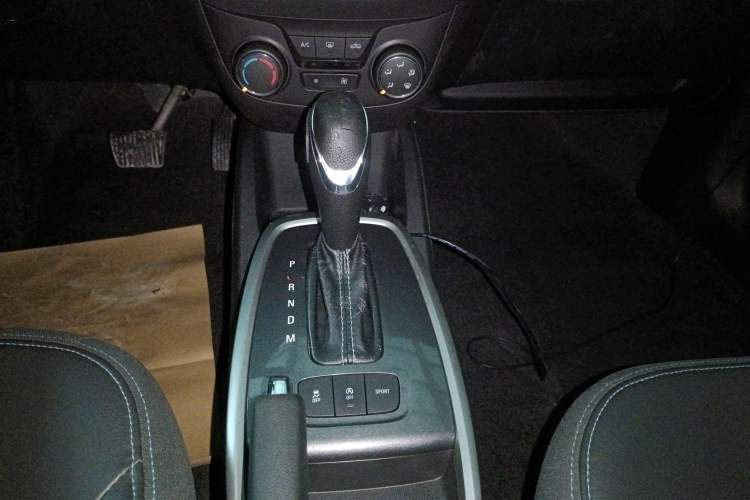 Used Chevrolet Lova RV 2016 1.5L Automatic Smart Drive Edition Gear Lever