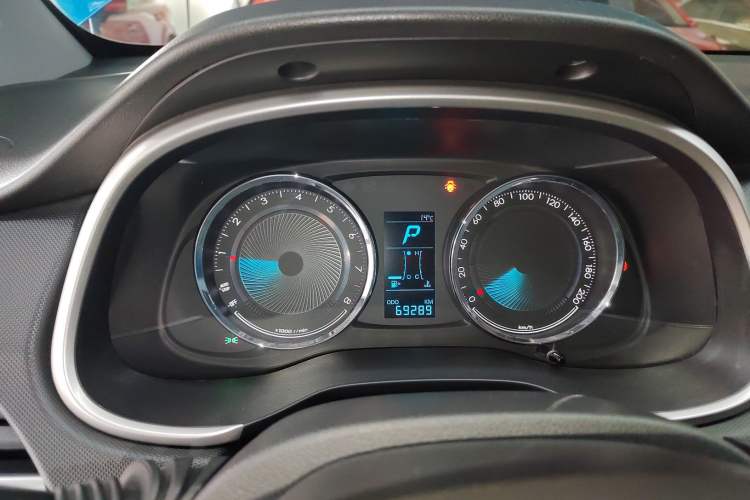 Used Chevrolet Lova RV 2016 1.5L Automatic FunDrive Edition Instrument Cluster