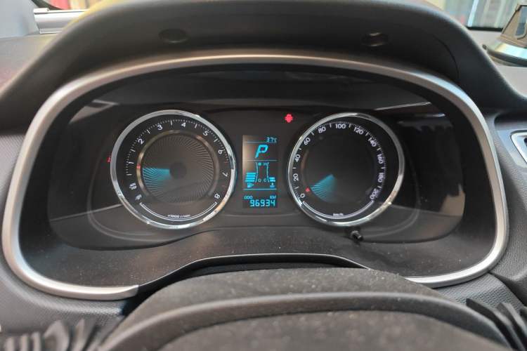 Used Chevrolet Lova RV 2016 1.5L Automatic FunDrive Edition Instrument Cluster