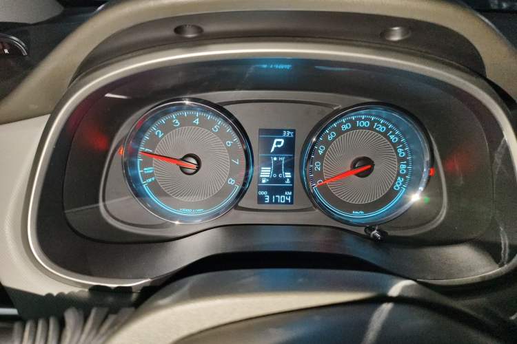 Used Chevrolet Lova RV 2016 1.5L Automatic Comfort Edition Instrument Cluster