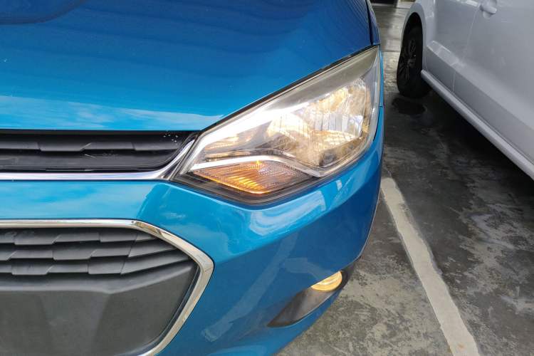 Used Chevrolet Lova RV 2016 1.5L Automatic Smart Drive Edition Left Front Headlight