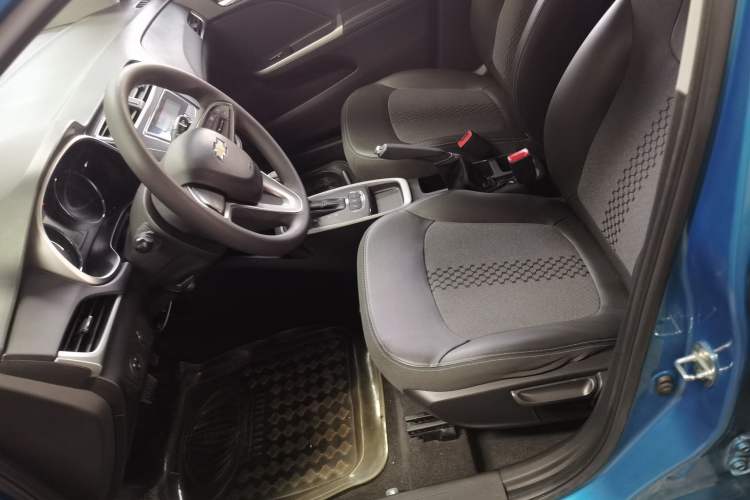 Used Chevrolet Lova RV 2016 1.5L Automatic Smart Drive Edition Left Front Seat